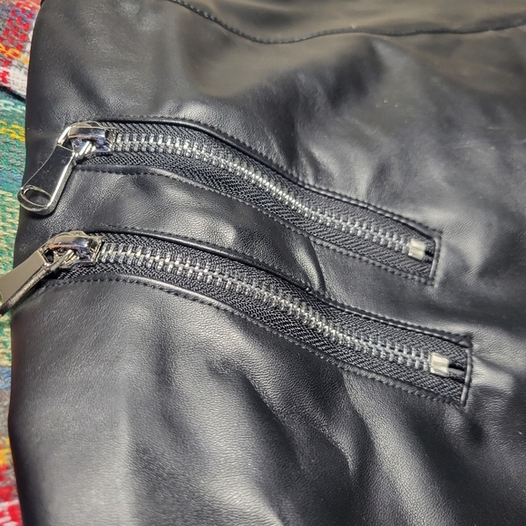 XL Revamped Faux Leather Skirt - Picture 4 of 7
